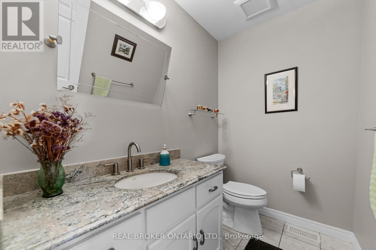 7 Templer Drive, Hamilton, ON - Indoor Photo Showing Bathroom