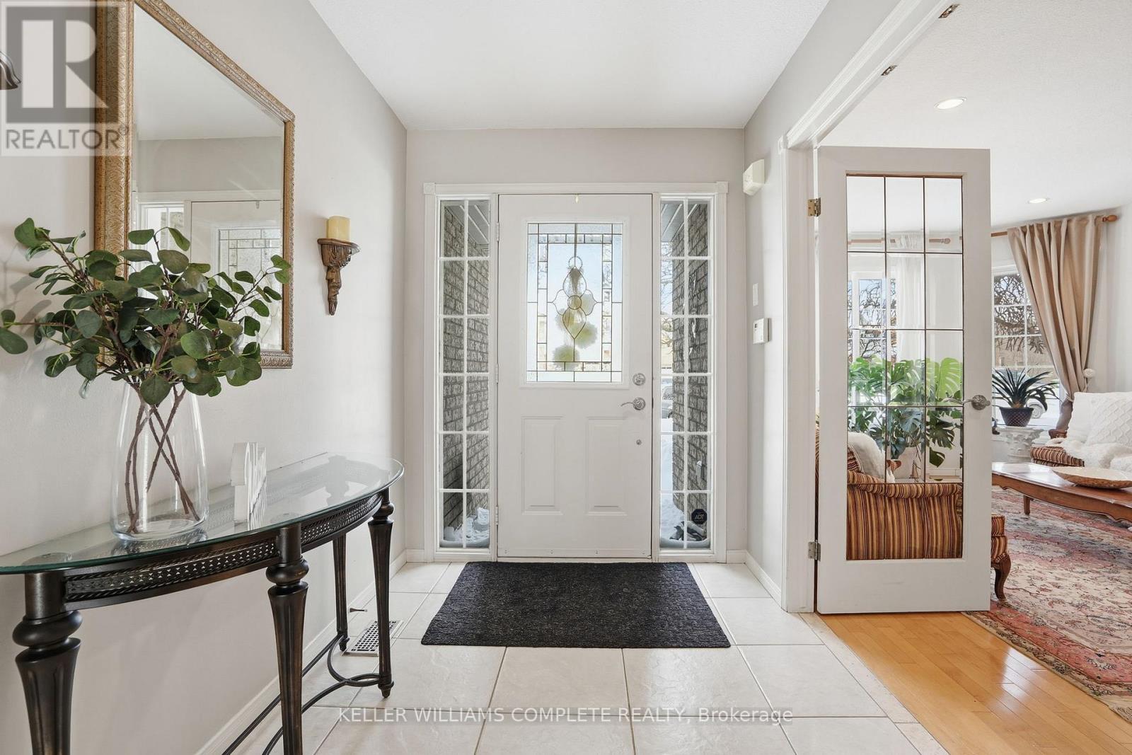 37 Southcreek Drive, Hamilton, ON - Indoor Photo Showing Other Room