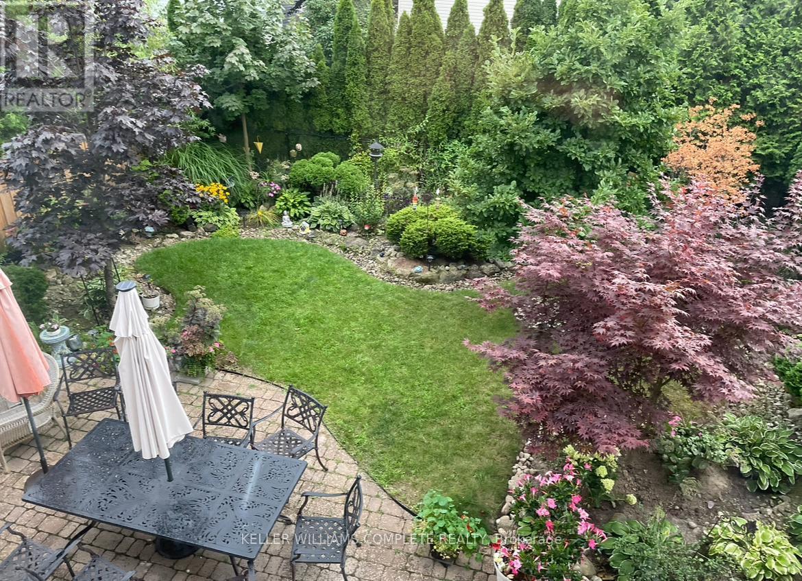 37 Southcreek Drive, Hamilton, ON - Outdoor With Deck Patio Veranda