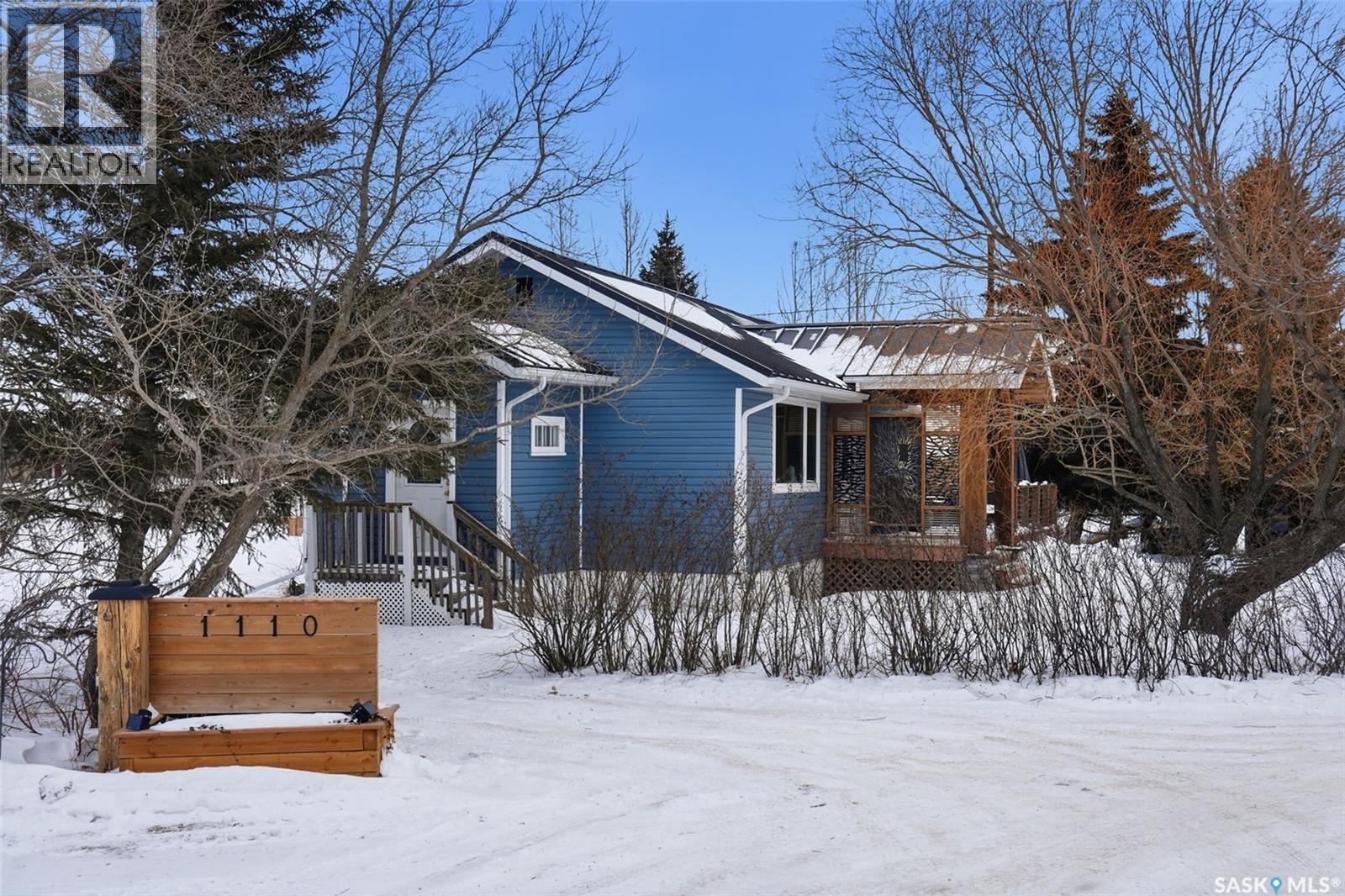 1110 Main Street N, Watrous, SK - Outdoor