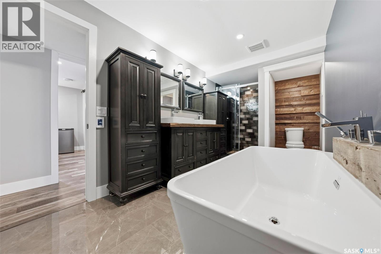 1110 Main Street N, Watrous, SK - Indoor