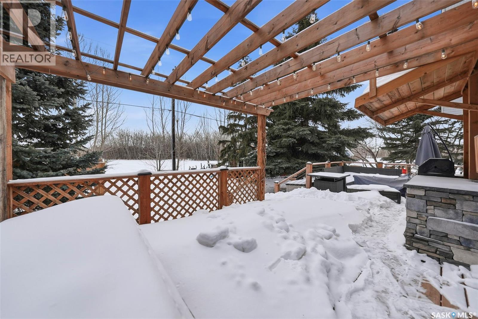 1110 Main Street N, Watrous, SK - Outdoor