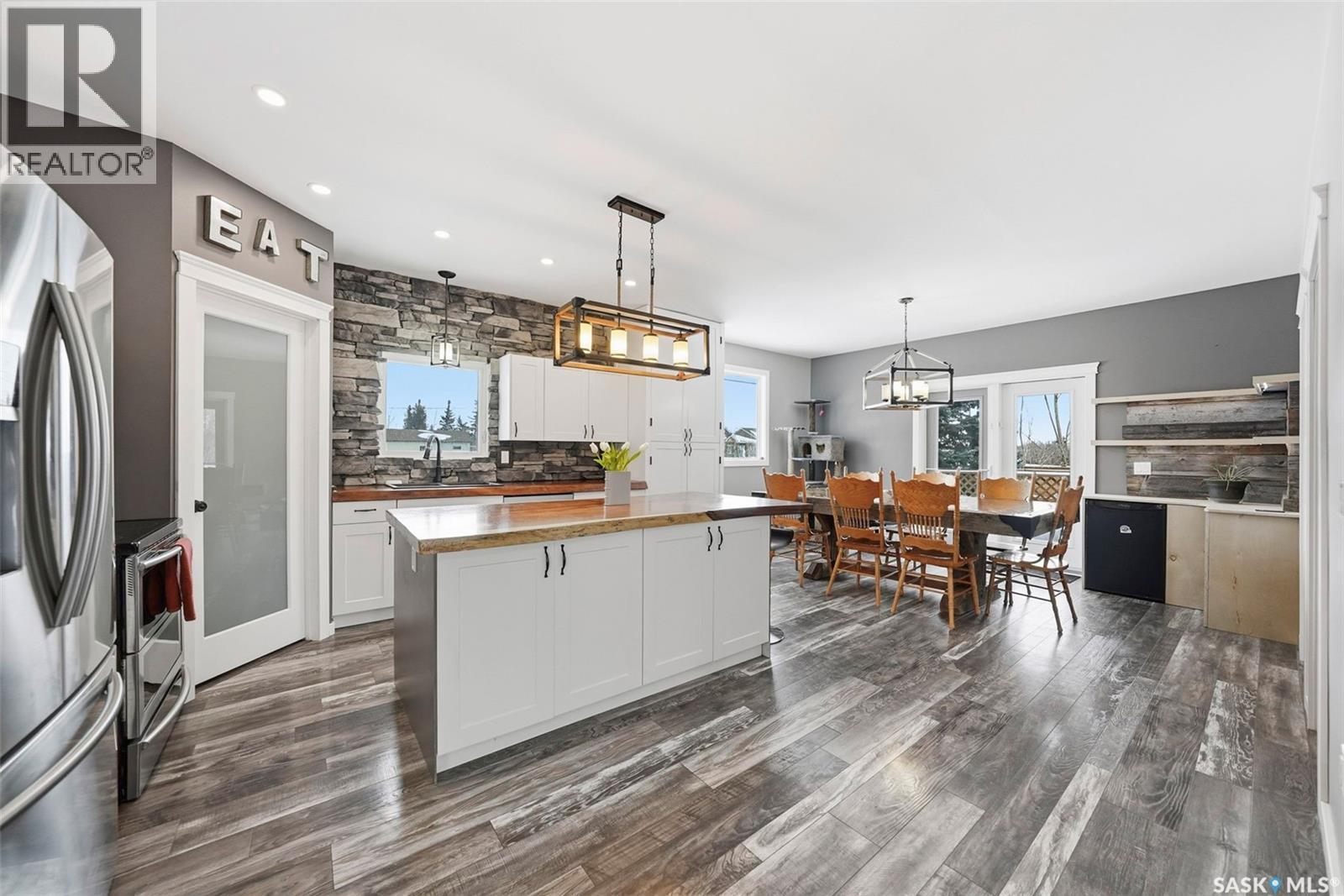 1110 Main Street N, Watrous, SK - Indoor