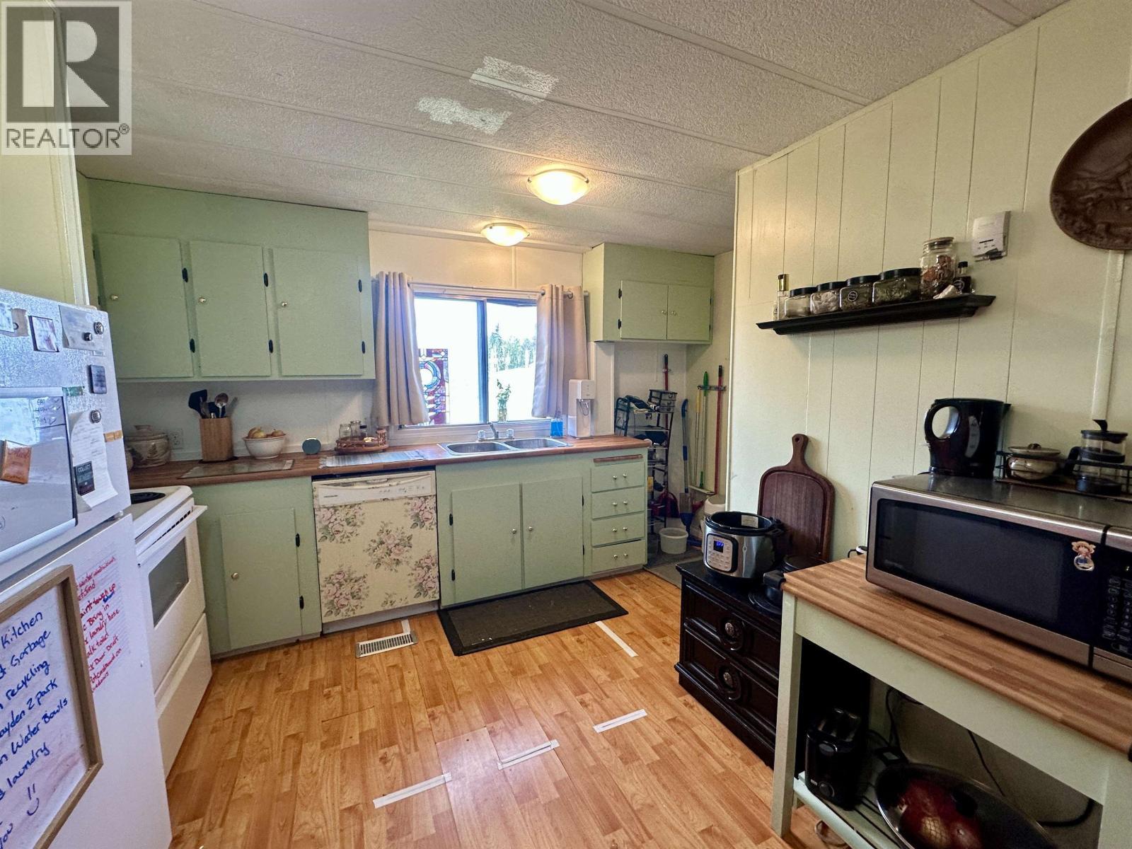 1844 Cruise Drive, Vanderhoof, BC - Indoor Photo Showing Kitchen With Double Sink