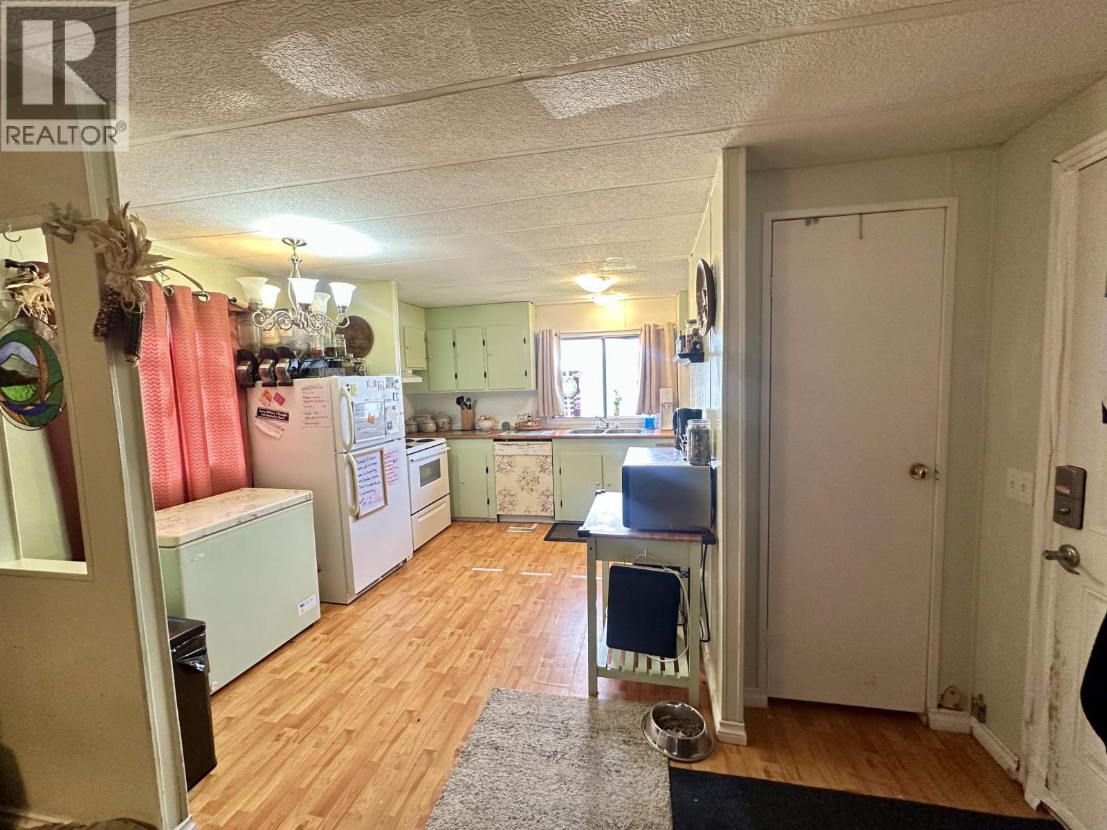 1844 Cruise Drive, Vanderhoof, BC - Indoor Photo Showing Laundry Room