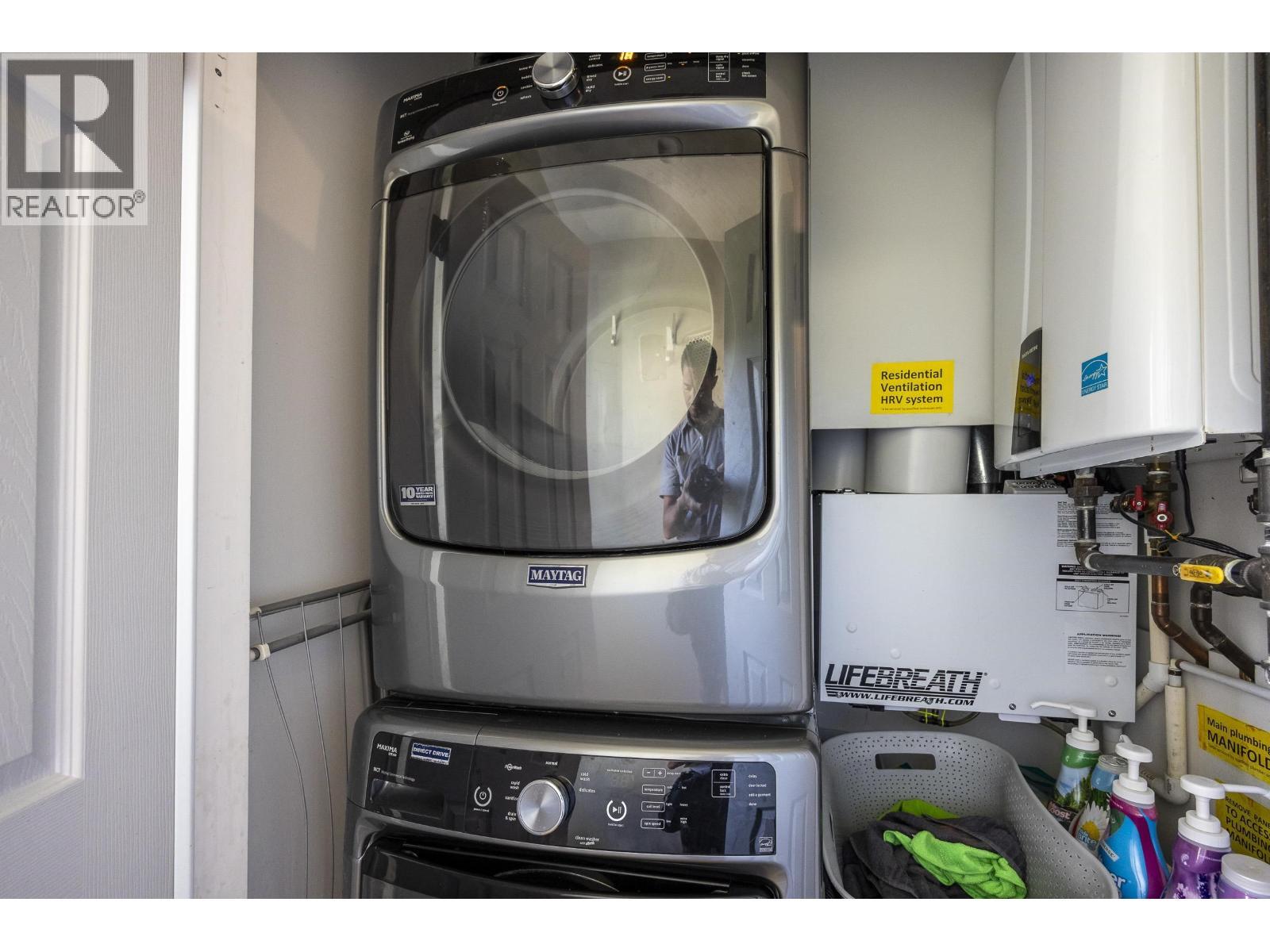 1 2218 Evergreen Street, Terrace, BC - Indoor Photo Showing Laundry Room