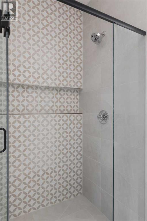 88 Sunrise Heath, Cochrane, AB - Indoor Photo Showing Bathroom