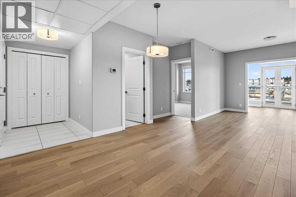 501, 24 Varsity Estates Circle Nw, Calgary, AB - Indoor Photo Showing Other Room