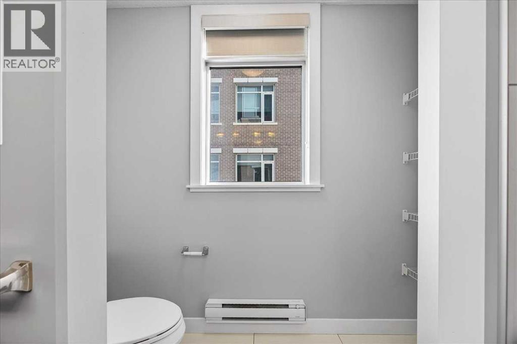 501, 24 Varsity Estates Circle Nw, Calgary, AB - Indoor Photo Showing Bathroom