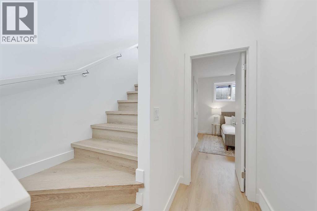 109 & 102, 3550 45 Street Sw, Calgary, AB - Indoor Photo Showing Other Room