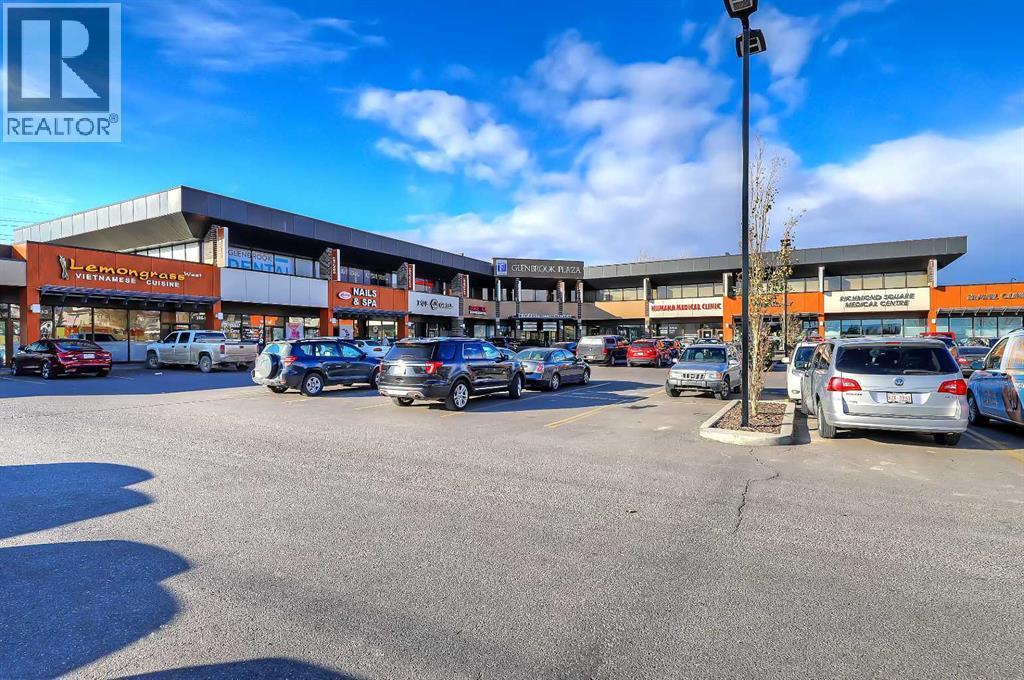 109 & 102, 3550 45 Street Sw, Calgary, AB - Outdoor