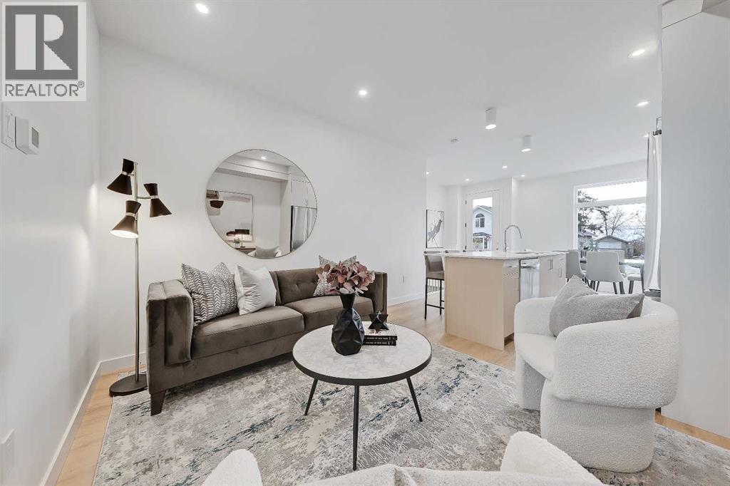 101, 3550 45 Street Sw, Calgary, AB - Indoor Photo Showing Living Room