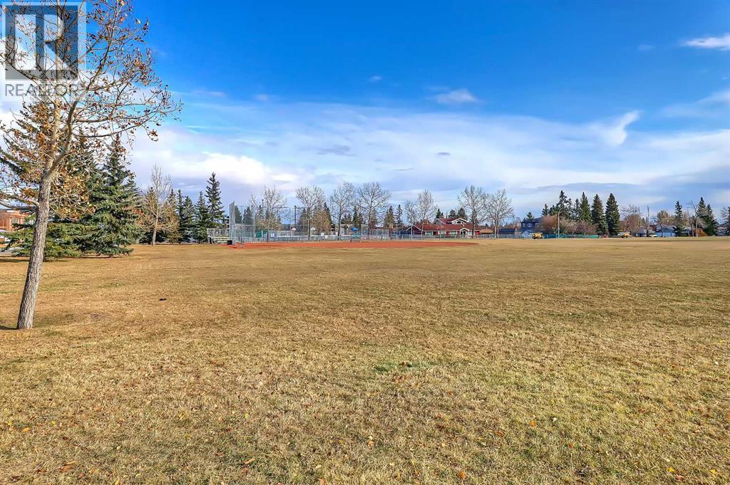 101, 3550 45 Street Sw, Calgary, AB - Outdoor With View