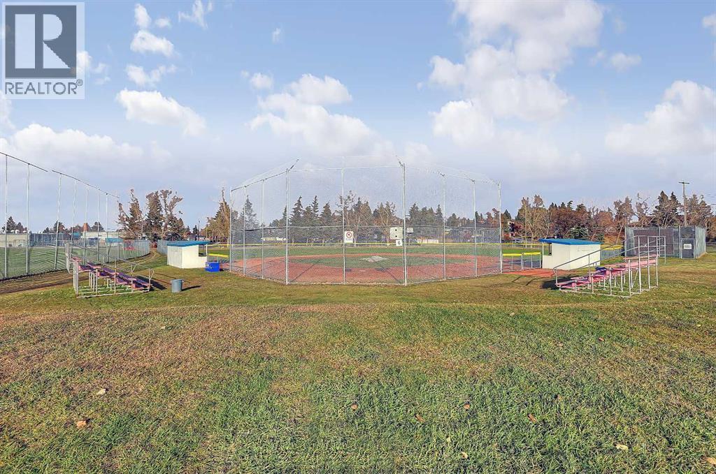 101, 3550 45 Street Sw, Calgary, AB - Outdoor With View