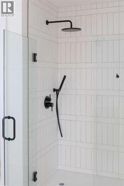 28 Sunvalley View, Cochrane, AB - Indoor Photo Showing Bathroom