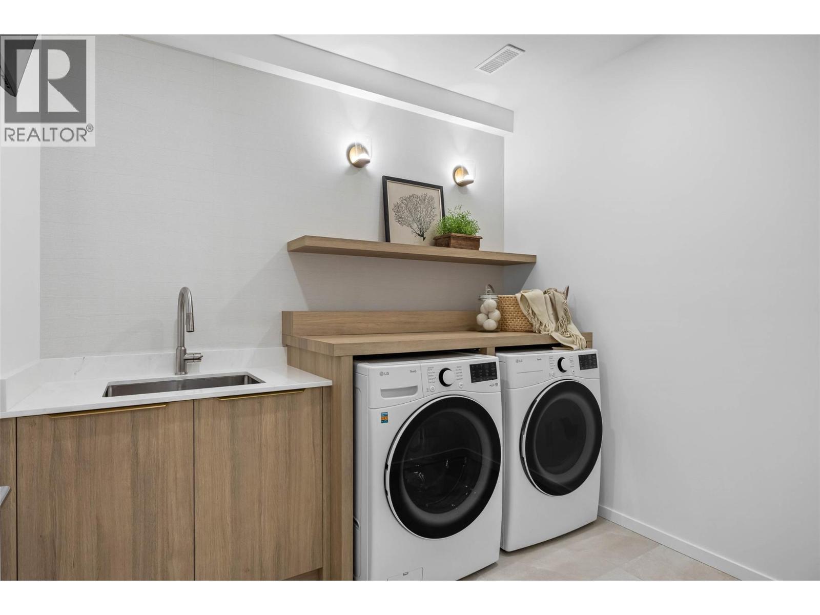 3562 Sage Drive, Kamloops, BC - Indoor Photo Showing Laundry Room