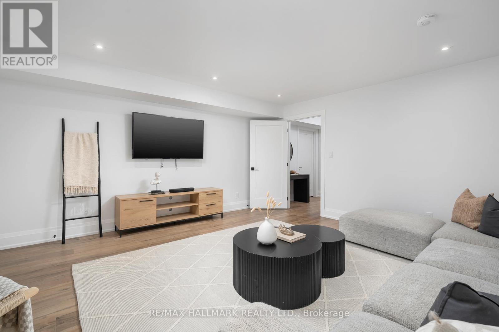 36 Karnwood Drive, Toronto, ON - Indoor Photo Showing Living Room