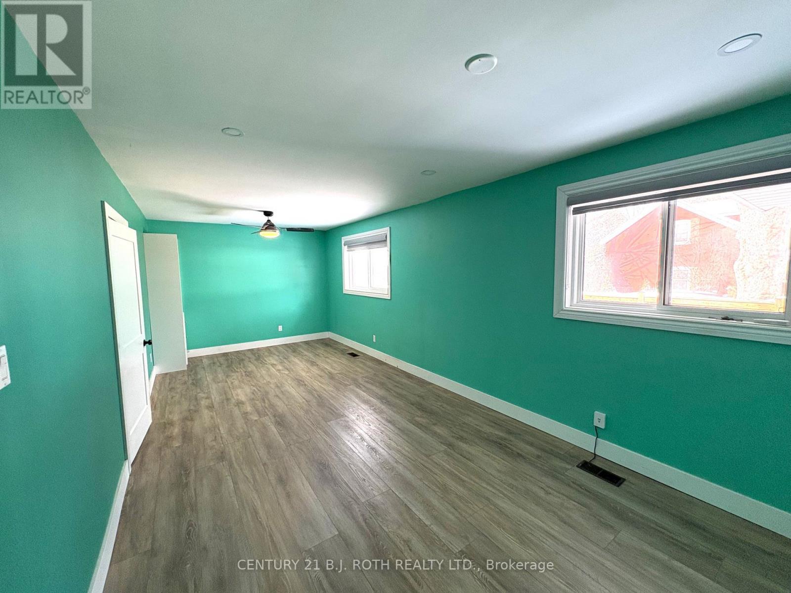150 Nelson Street E, New Tecumseth, ON - Indoor Photo Showing Other Room