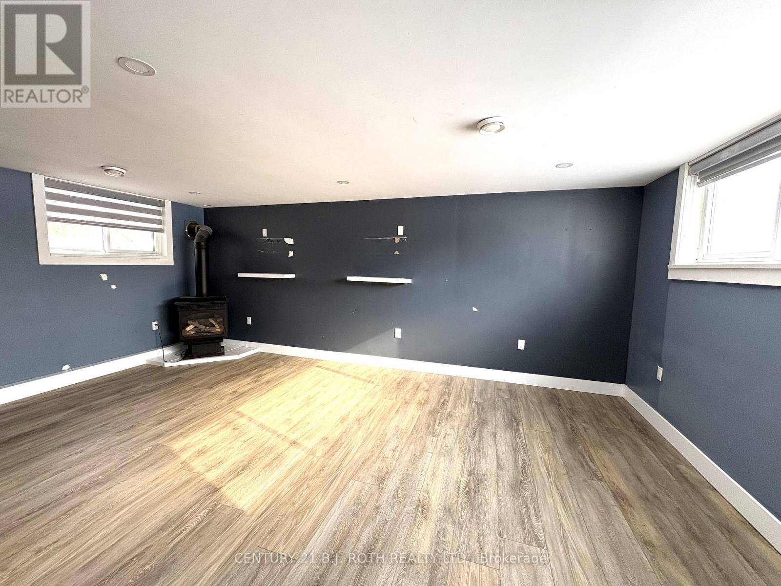 150 Nelson Street E, New Tecumseth, ON - Indoor Photo Showing Other Room