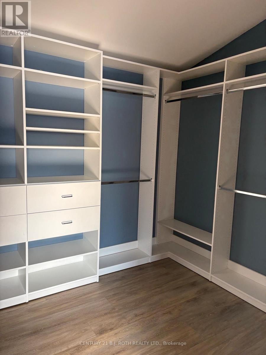 150 Nelson Street E, New Tecumseth, ON - Indoor With Storage