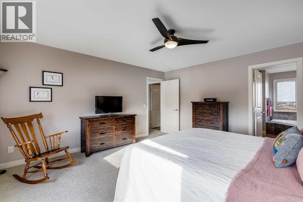 382 Williamstown Green Nw, Airdrie, AB - Indoor Photo Showing Bedroom