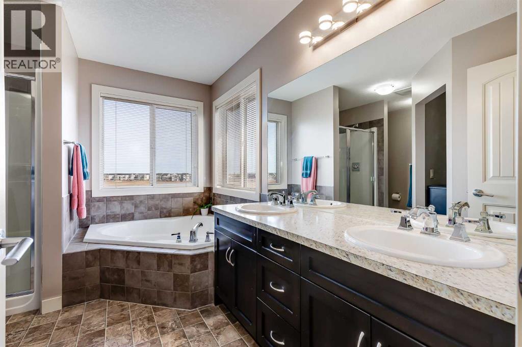 5-Piece En-Suite - 382 Williamstown Green Nw, Airdrie, AB - Indoor Photo Showing Bathroom
