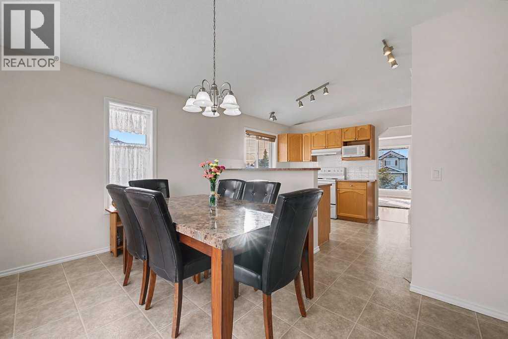 272 Chaparral Drive Se, Calgary, AB - Indoor Photo Showing Dining Room