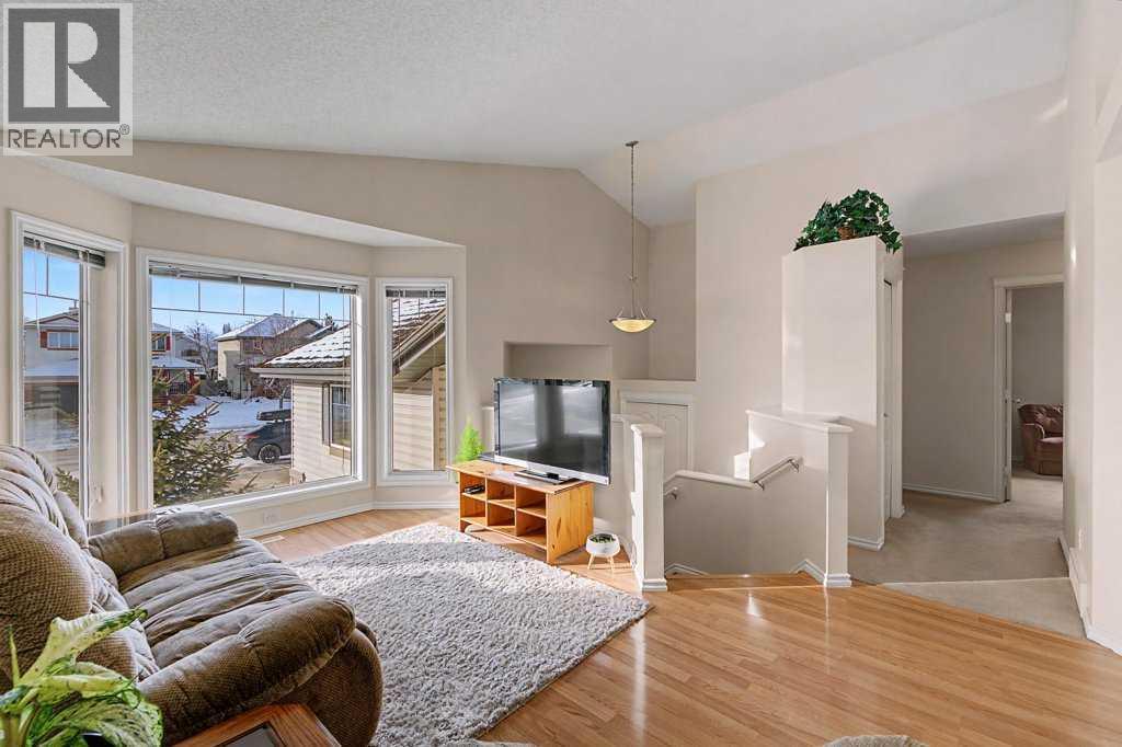 272 Chaparral Drive Se, Calgary, AB - Indoor Photo Showing Living Room