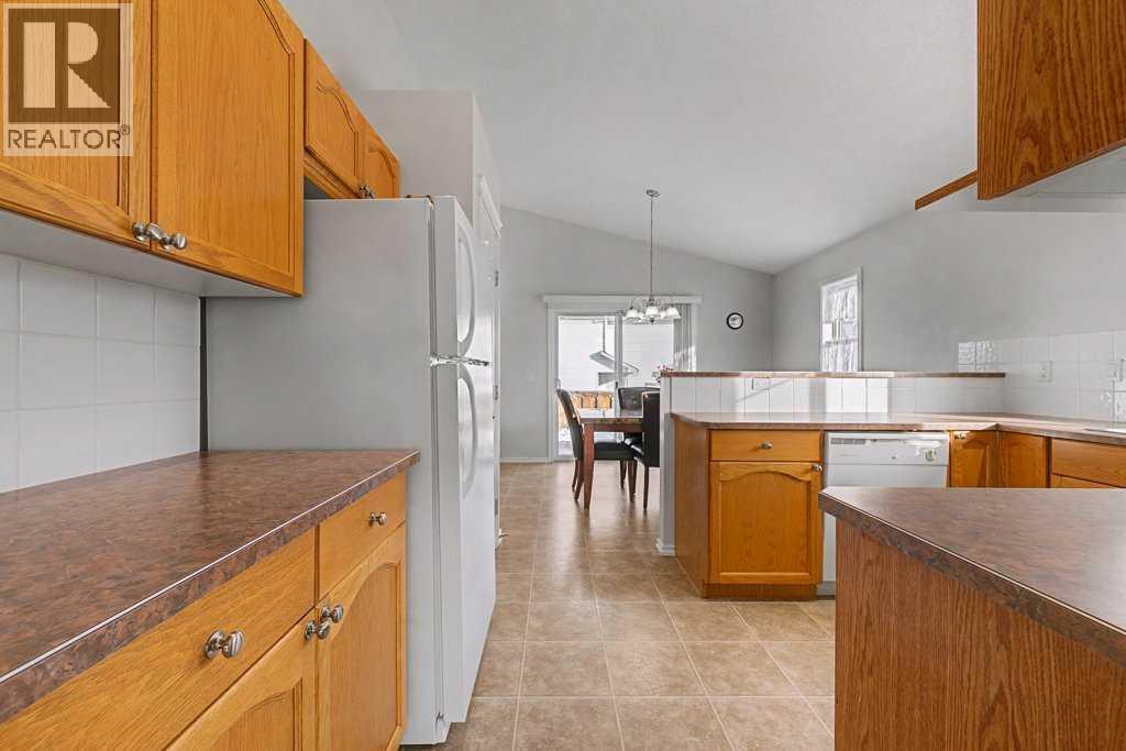 272 Chaparral Drive Se, Calgary, AB - Indoor Photo Showing Kitchen