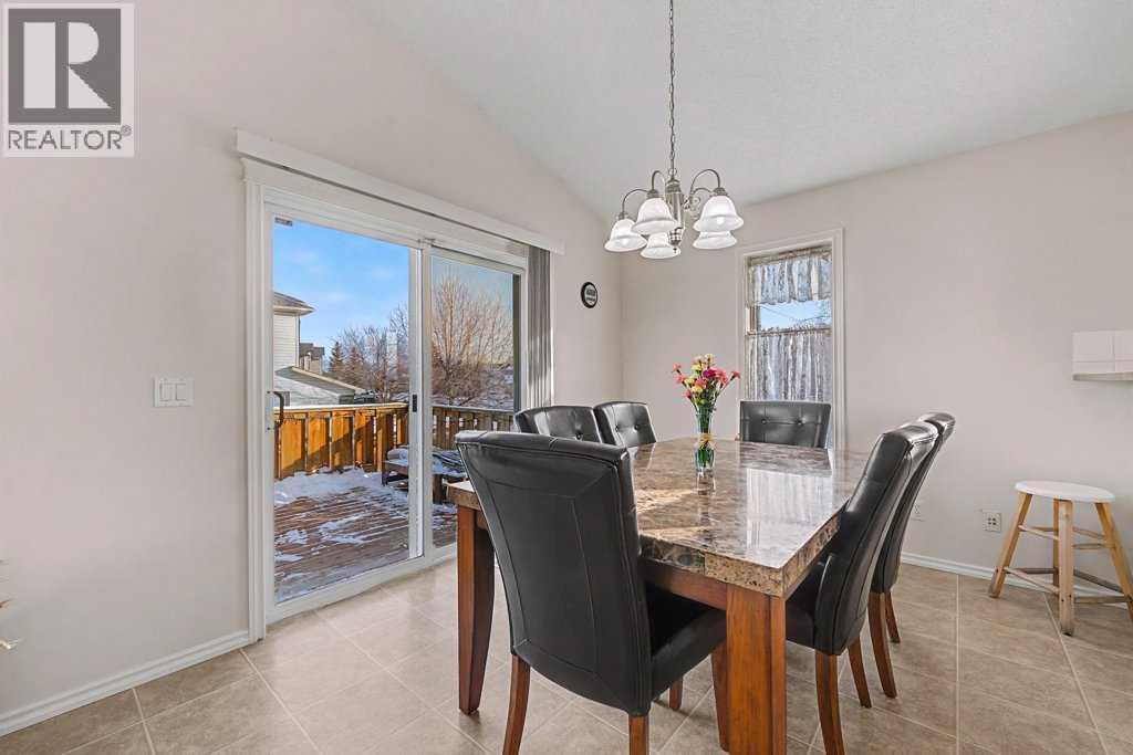 272 Chaparral Drive Se, Calgary, AB - Indoor Photo Showing Dining Room