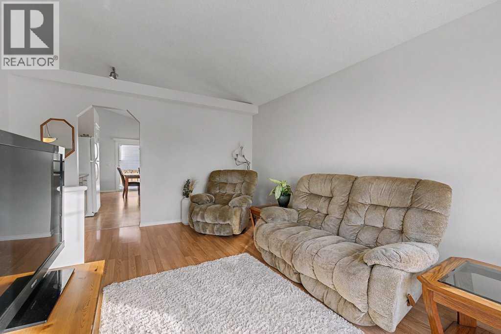 272 Chaparral Drive Se, Calgary, AB - Indoor Photo Showing Living Room