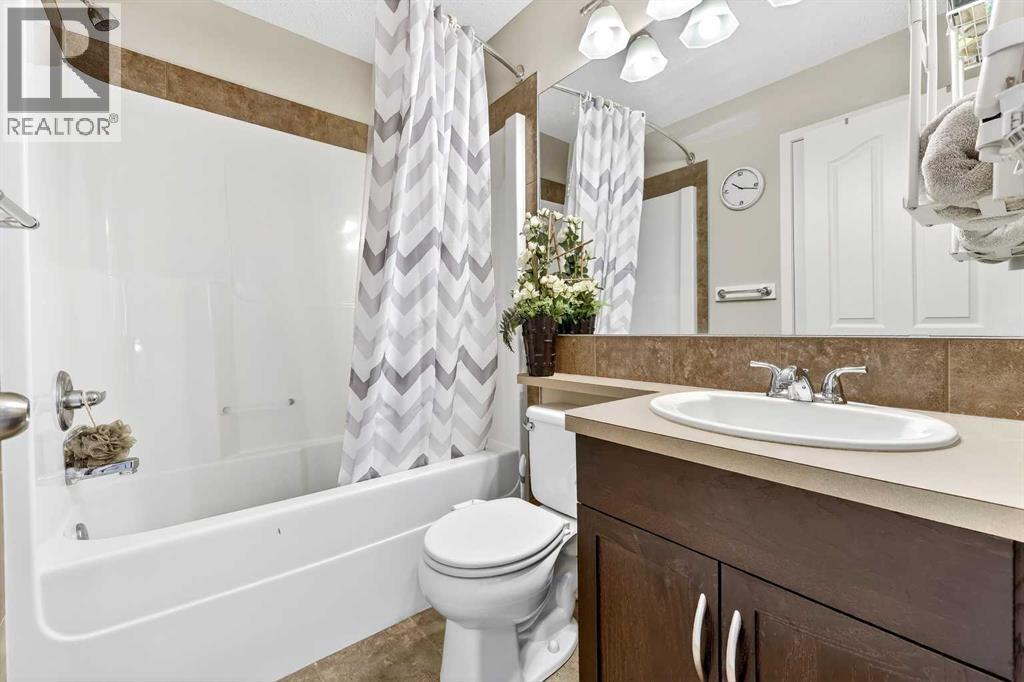 336 Cranberry Circle Se, Calgary, AB - Indoor Photo Showing Bathroom