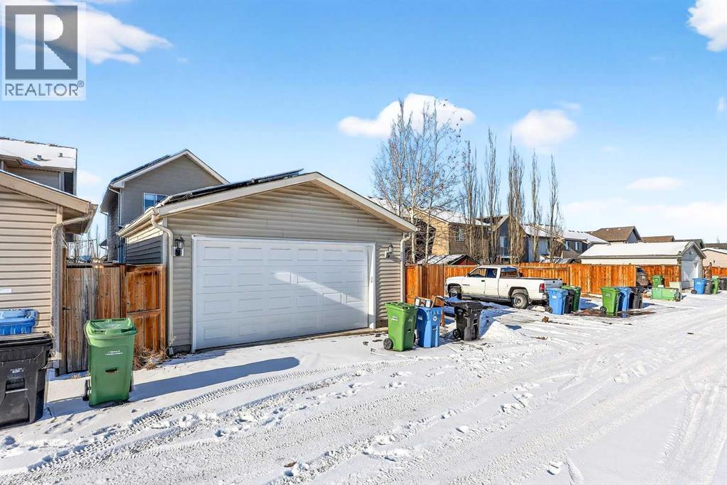 336 Cranberry Circle Se, Calgary, AB - Outdoor