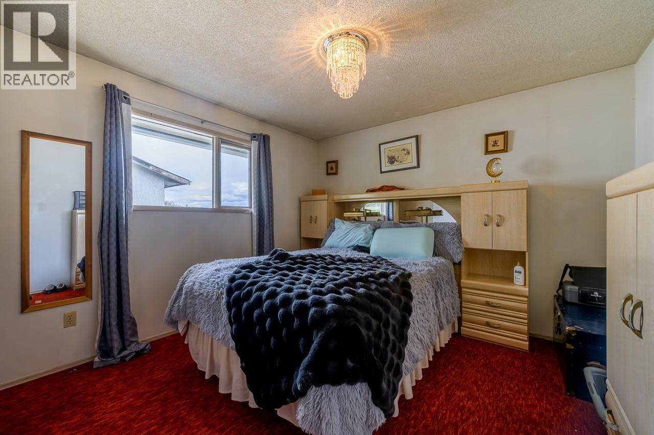 1835 Westsyde Road, Kamloops, BC - Indoor Photo Showing Bedroom