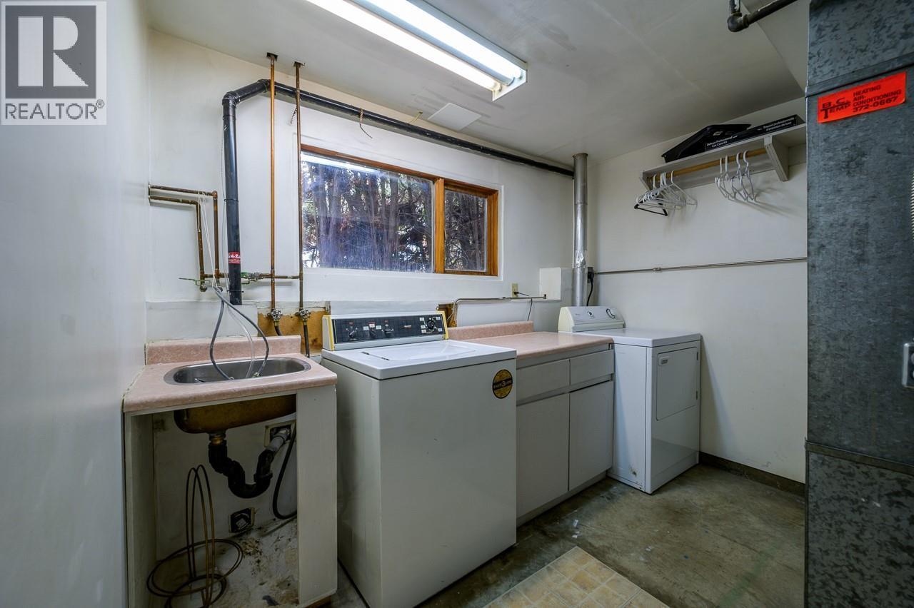 1835 Westsyde Road, Kamloops, BC - Indoor Photo Showing Laundry Room