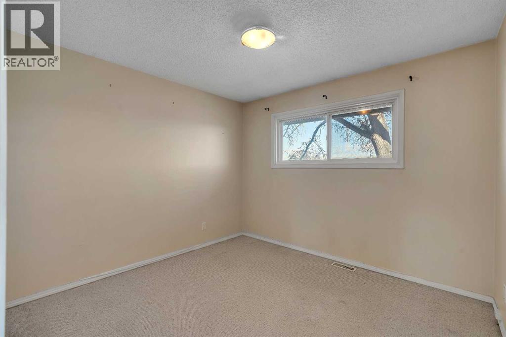 14, 8112 36 Avenue Nw, Calgary, AB - Indoor Photo Showing Other Room