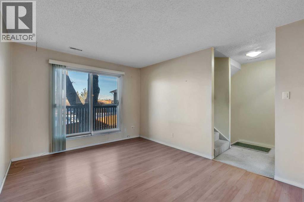 14, 8112 36 Avenue Nw, Calgary, AB - Indoor Photo Showing Other Room