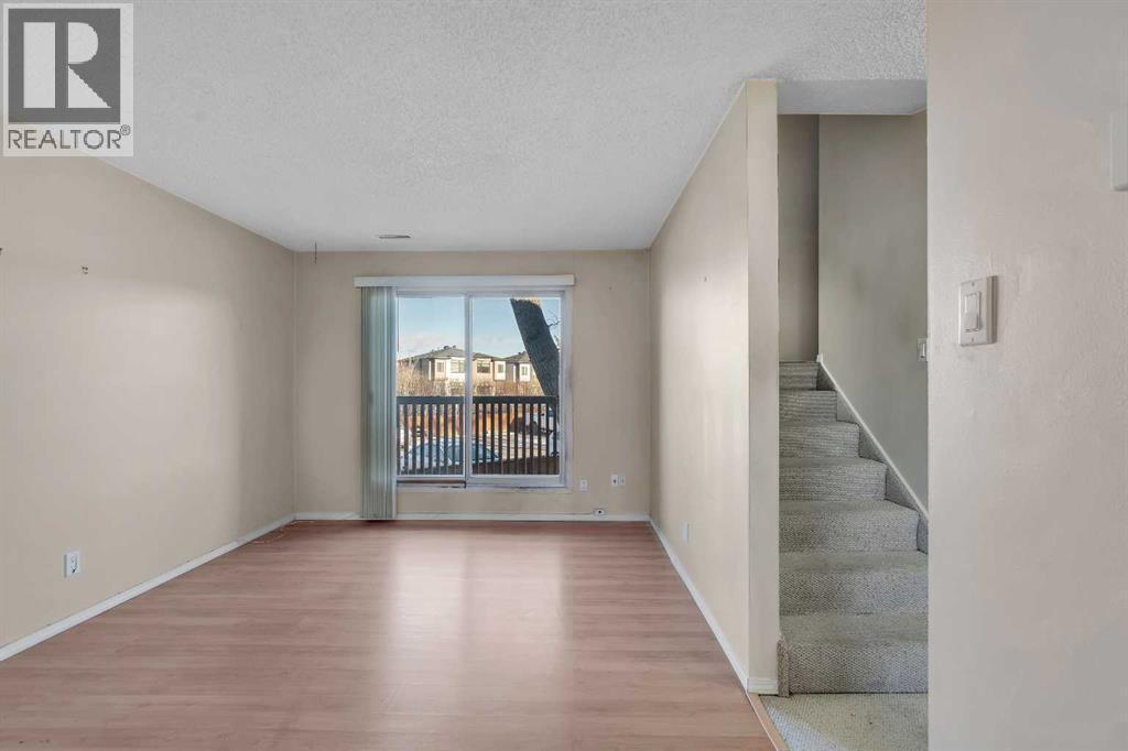 14, 8112 36 Avenue Nw, Calgary, AB - Indoor Photo Showing Other Room