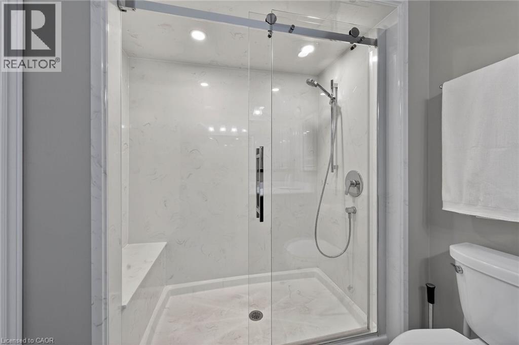 57 Bluelagoon Drive, Mount Hope, ON - Indoor Photo Showing Bathroom