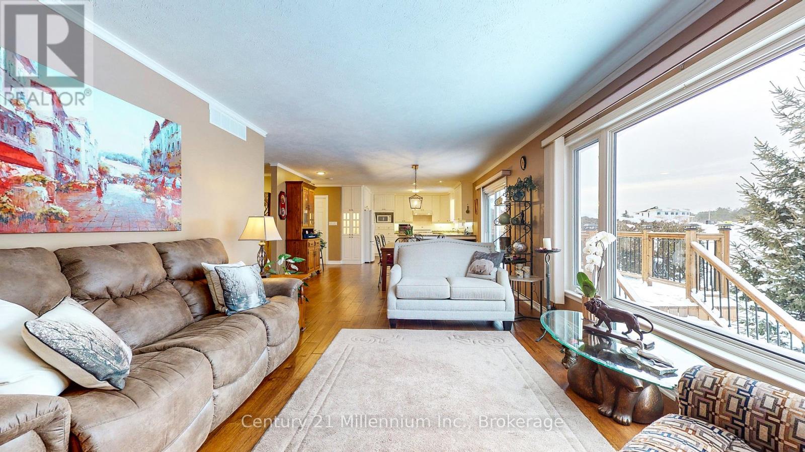 29 Ridge Creek Drive, Meaford, ON - Indoor Photo Showing Living Room
