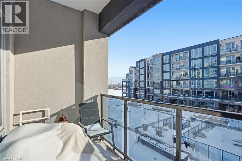 16 Concord Place Unit# 346, Grimsby, ON - Outdoor With Balcony With Exterior