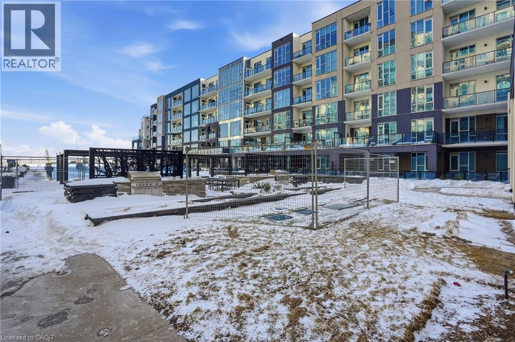 16 Concord Place Unit# 346, Grimsby, ON - Outdoor With Balcony With Facade