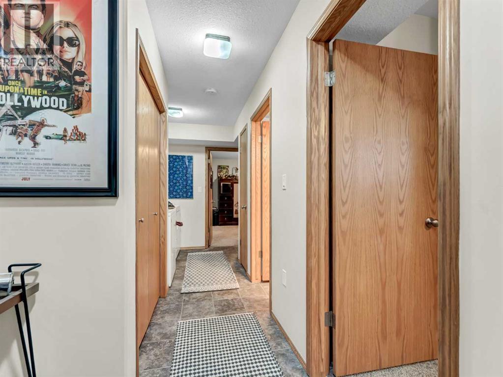 628 Industrial Avenue Se, Medicine Hat, AB - Indoor Photo Showing Other Room