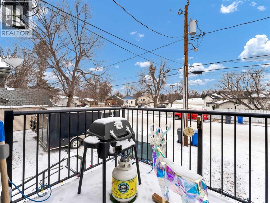 628 Industrial Avenue Se, Medicine Hat, AB - Outdoor