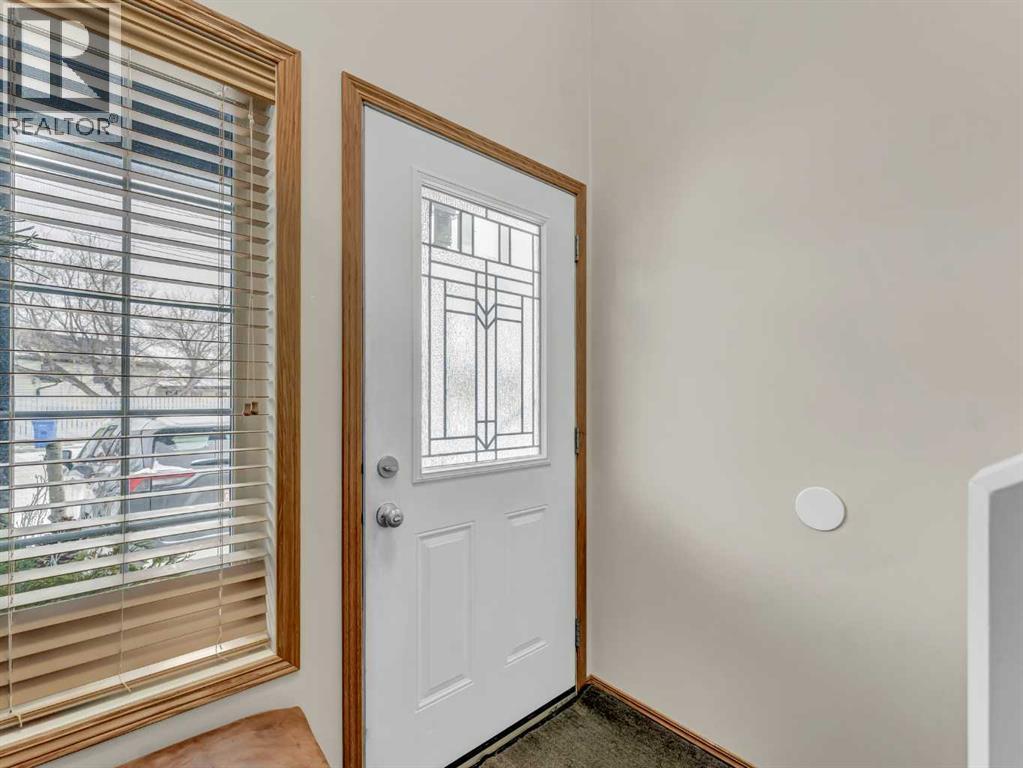 628 Industrial Avenue Se, Medicine Hat, AB - Indoor Photo Showing Other Room