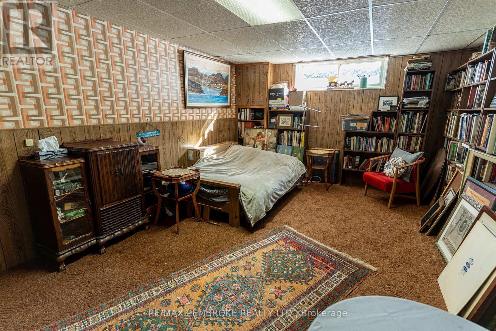 2 Silke Drive, Petawawa, ON - Indoor