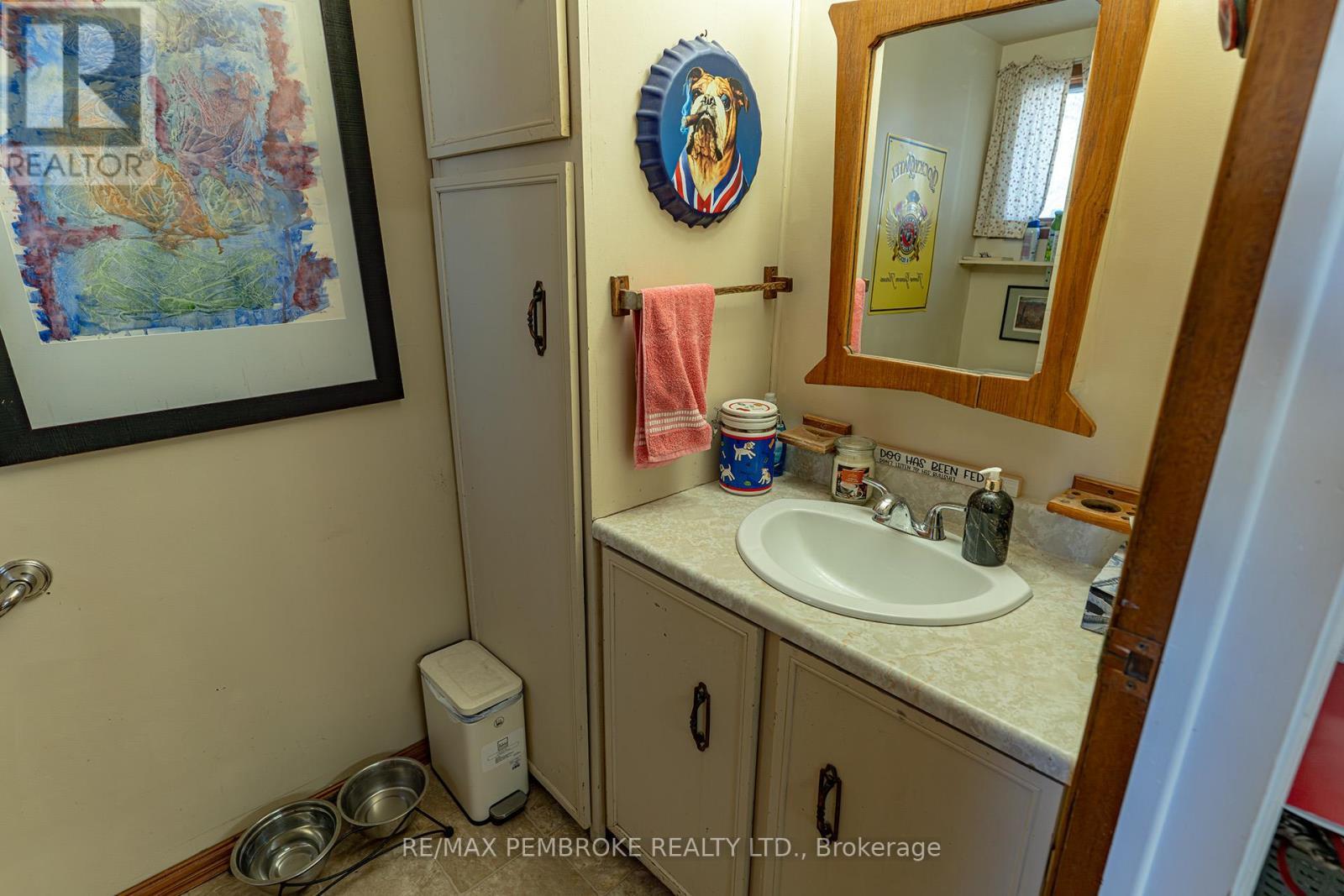 2 Silke Drive, Petawawa, ON - Indoor Photo Showing Bathroom