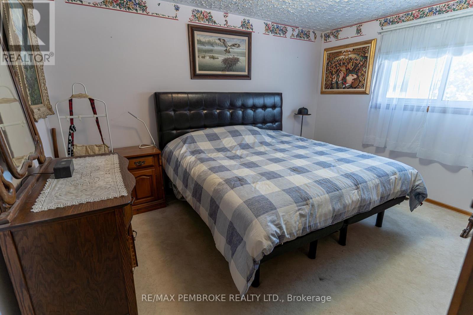 2 Silke Drive, Petawawa, ON - Indoor Photo Showing Bedroom