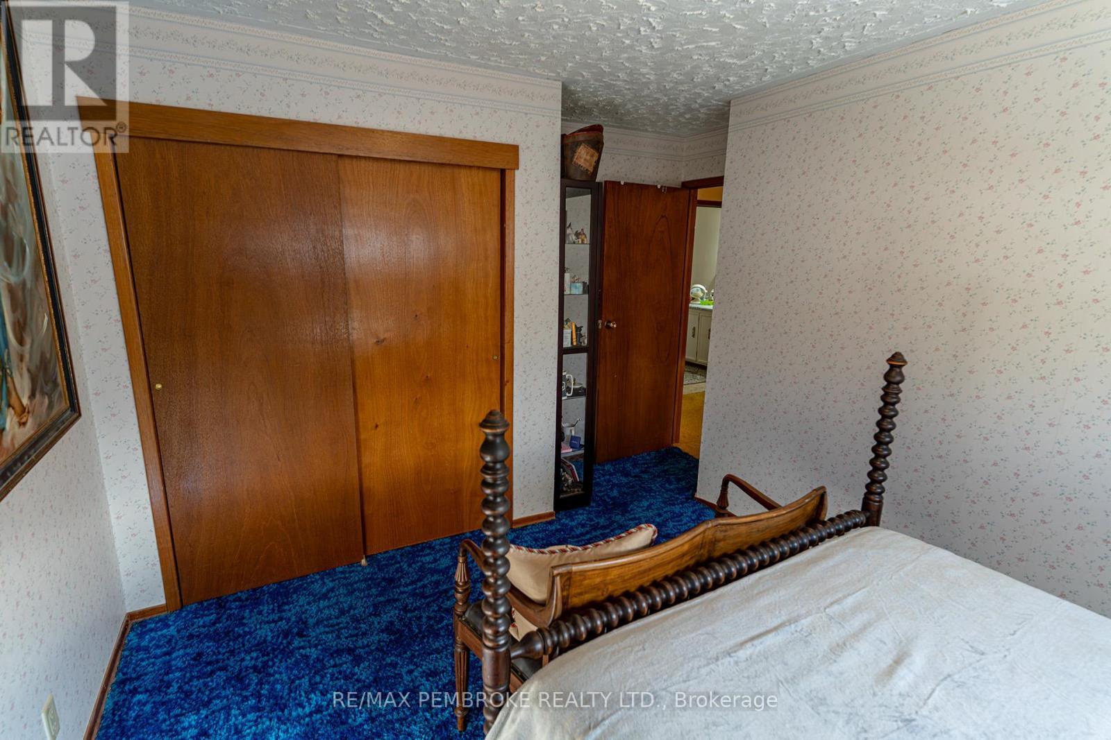 2 Silke Drive, Petawawa, ON - Indoor Photo Showing Bedroom