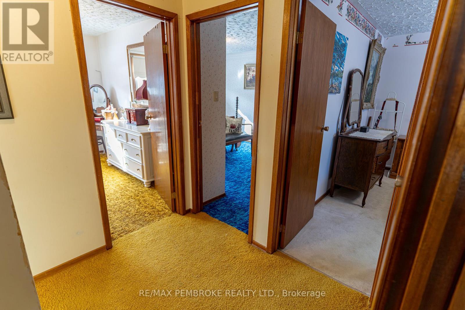 2 Silke Drive, Petawawa, ON - Indoor Photo Showing Other Room